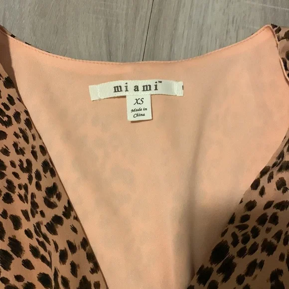 Miami (Francesca’s) Pink Leopard Print Dress Size XS - Picture 2 of 3